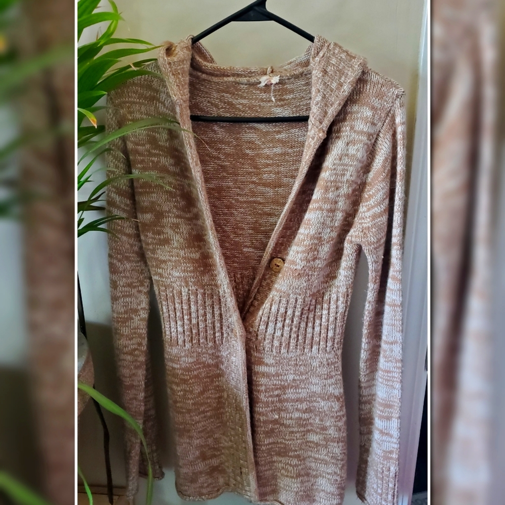 Women's sweater